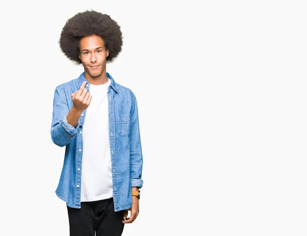 Ung Afrikansk Amerikansk Man Med Afro Hår Vinkade Komma Hit — Stockfoto