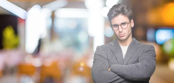 Giovane Uomo Affari Con Gli Occhiali Sfondo Isolato Scettico Nervoso — Foto Stock