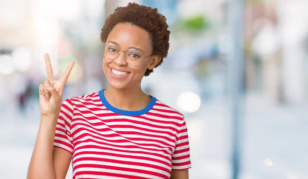 Bella Giovane Donna Afroamericana Che Indossa Occhiali Sfondo Isolato Mostrando — Foto Stock