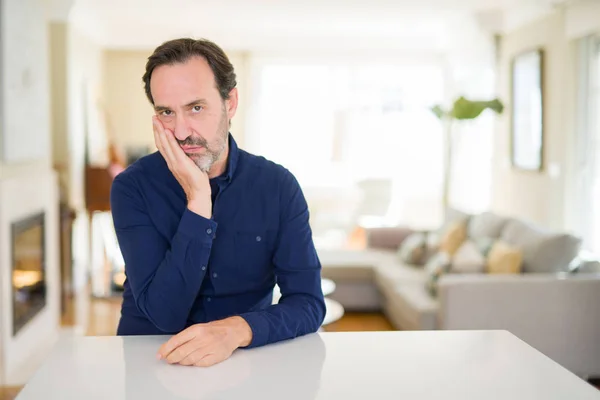 Hombre Guapo Mediana Edad Casa Pensando Que Cansado Aburrido Con —  Fotos de Stock