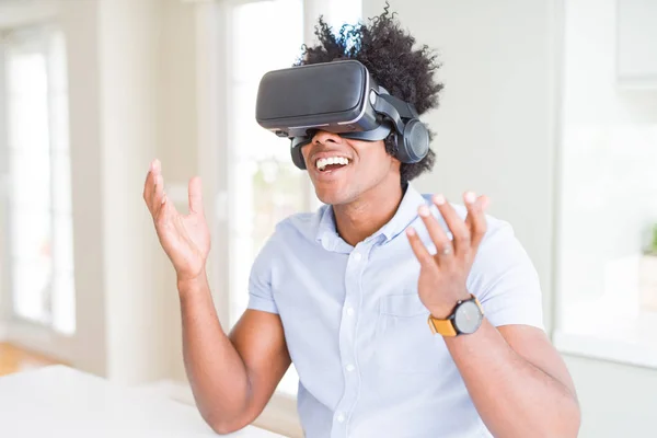 African Amaerican Man Having Fun Playing Virtual Reality Glasses — Stock Photo, Image