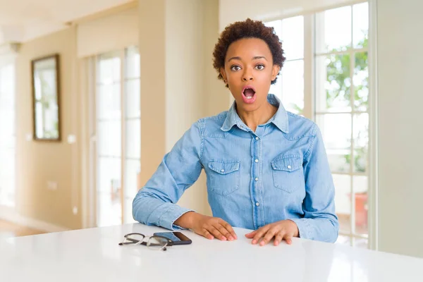 Young Beautiful African American Woman Afraid Shocked Surprise Expression Fear — Stock Photo, Image