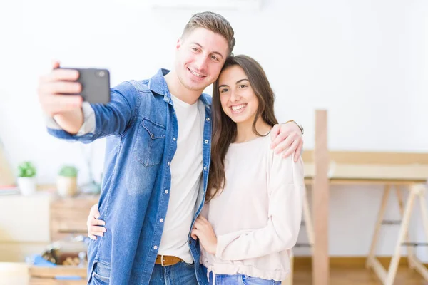 Vackra Unga Par Leende Lycklig Tar Selfie Foto — Stockfoto