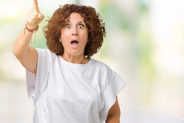 Schöne Seniorin Mittleren Alters Die Weißes Shirt Über Isoliertem Hintergrund — Stockfoto