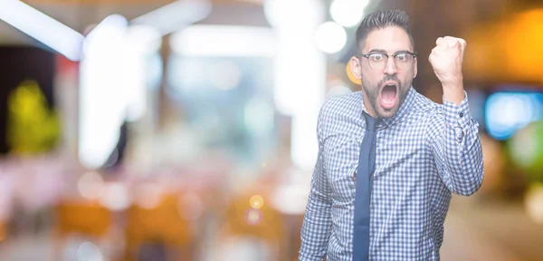 Jovem Homem Negócios Usando Óculos Sobre Fundo Isolado Irritado Louco — Fotografia de Stock