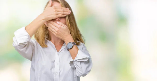 Beautiful Young Business Woman Isolated Background Covering Eyes Mouth Hands — Stock Photo, Image