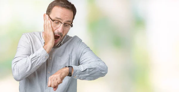 Guapo Mediana Edad Elegante Hombre Mayor Con Gafas Sobre Fondo —  Fotos de Stock