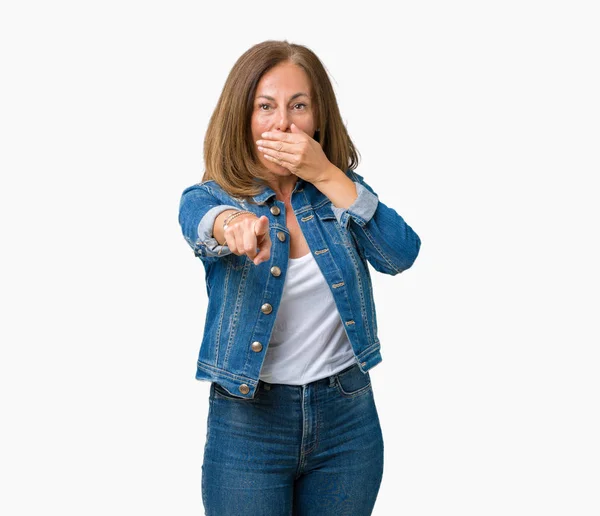 Mooie Middelbare Leeftijd Vrouw Dragen Casual Denim Jasje Geïsoleerd Background — Stockfoto