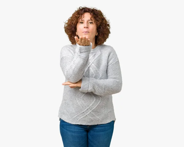 Hermosa Mujer Mediana Edad Ager Vistiendo Suéter Invierno Sobre Fondo — Foto de Stock