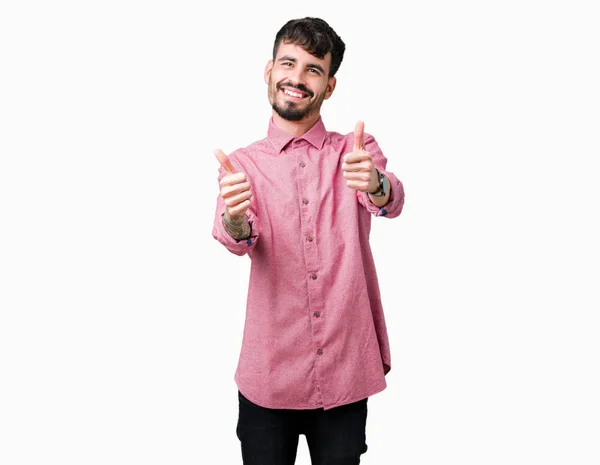 Mladý Pohledný Muž Nosit Růžové Košile Izolované Pozadí Schvalování Dělá — Stock fotografie
