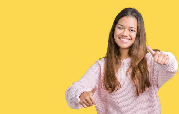 Young Beautiful Brunette Woman Wearing Pink Winter Sweater Isolated Background — Stock Photo, Image