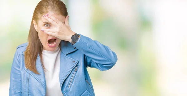 Schöne Reife Frau Mittleren Alters Modischer Lederjacke Über Isoliertem Hintergrund — Stockfoto