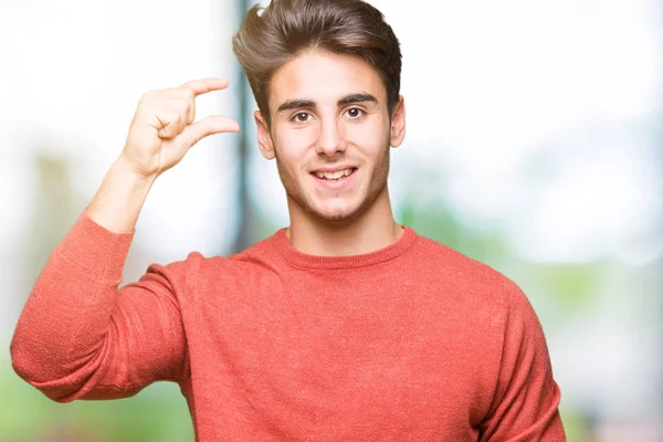 Jovem Homem Bonito Sobre Fundo Isolado Sorrindo Gestos Confiantes Com — Fotografia de Stock