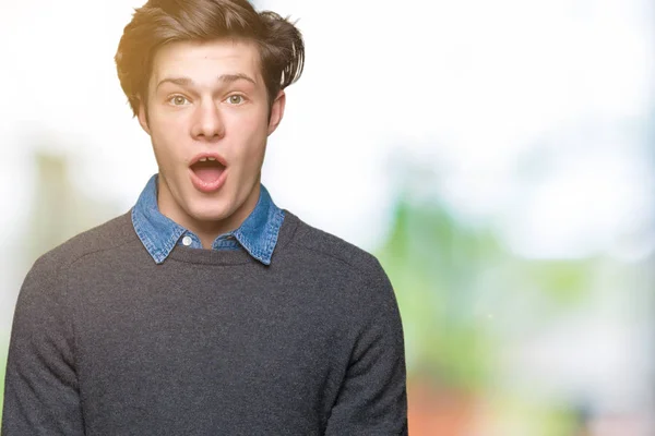 Joven Guapo Elegante Hombre Sobre Aislado Fondo Miedo Sorprendido Con — Foto de Stock