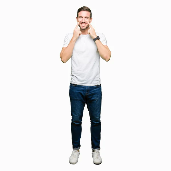 Hombre Guapo Con Camiseta Blanca Casual Sonriendo Con Boca Abierta —  Fotos de Stock