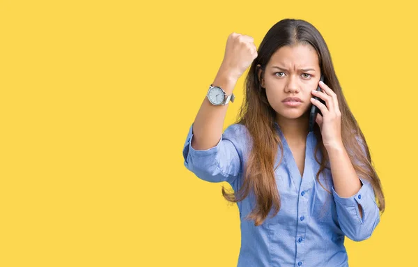 Junge Schöne Brünette Geschäftsfrau Spricht Auf Dem Smartphone Über Isolierten — Stockfoto