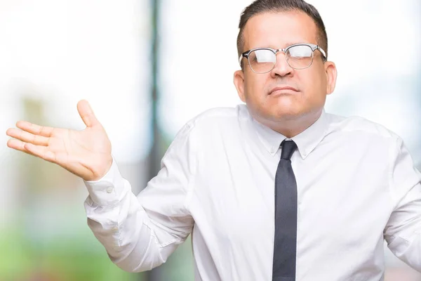 Bussines Edad Media Árabe Hombre Con Gafas Sobre Fondo Aislado —  Fotos de Stock