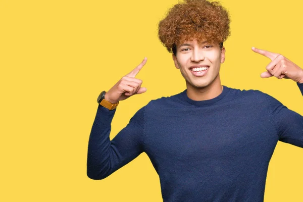 Afro 가리키는 손가락 아이디어 — 스톡 사진