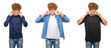 Yüksek sesle müzik gürültü için rahatsız ifade ile parmaklar ile izole beyaz arka plan üzerinde Kıvırcık saçlı Genç erkekler kolaj. Sağır kavramı.