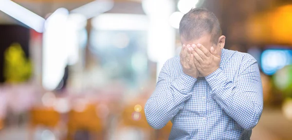 Hombre Negocios Árabe Mediana Edad Sobre Fondo Aislado Con Expresión —  Fotos de Stock