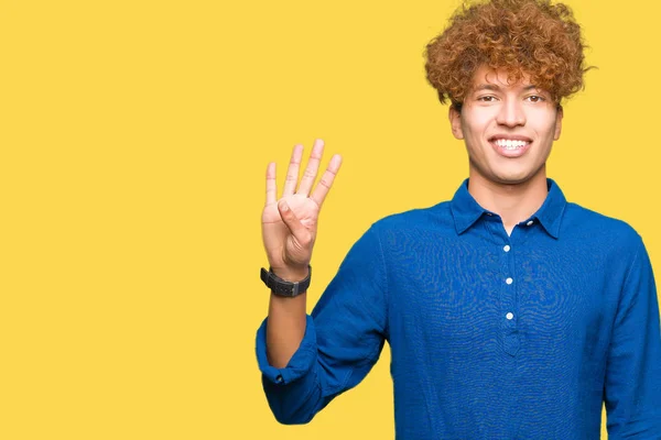 Homem Elegante Bonito Jovem Com Cabelo Afro Mostrando Apontando Para — Fotografia de Stock