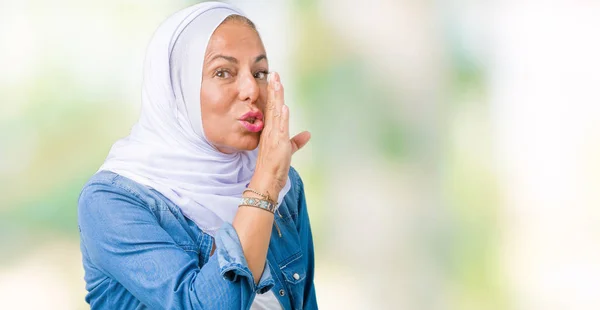 Middle Age Eastern Arab Woman Wearing Arabian Hijab Isolated Background — Stock Photo, Image