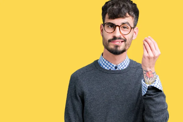 Jovem Bonito Homem Inteligente Vestindo Óculos Sobre Fundo Isolado Fazendo — Fotografia de Stock