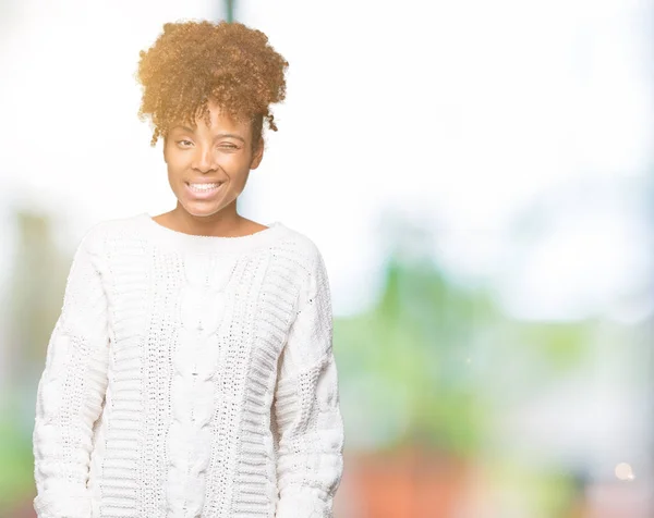 Mooie Jonge African American Vrouw Winter Trui Dragen Geïsoleerde Achtergrond — Stockfoto