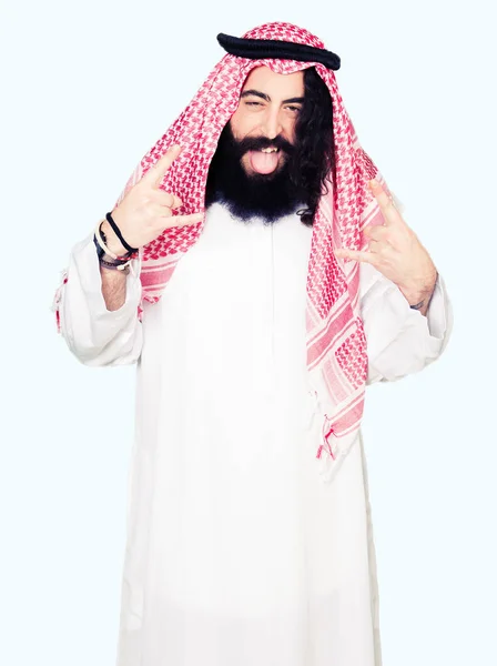 Arabian Biznes Człowiek Długich Włosów Noszenia Tradycyjnych Kefija Szalik Krzycząc — Zdjęcie stockowe