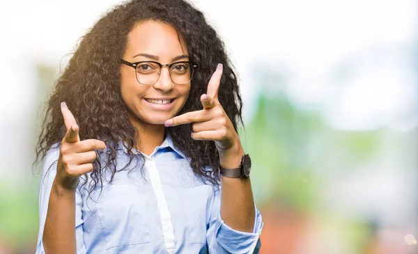 Young Beautiful Business Girl Curly Hair Wearing Glasses Pointing Fingers — Stock Photo, Image