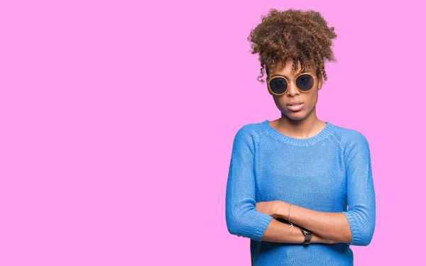 Beautiful Young African American Woman Wearing Sunglasses Isolated Background Skeptic — Stock Photo, Image
