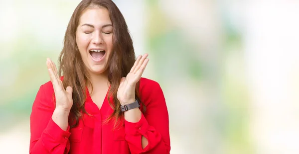 Hermosa Mujer Negocios Más Tamaño Joven Sobre Fondo Aislado Celebrando —  Fotos de Stock