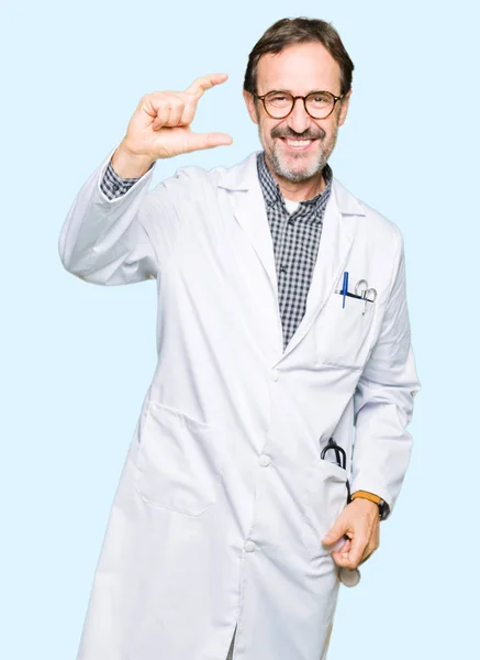 Middle Age Doctor Men Wearing Medical Coat Smiling Confident Gesturing — Stock Photo, Image