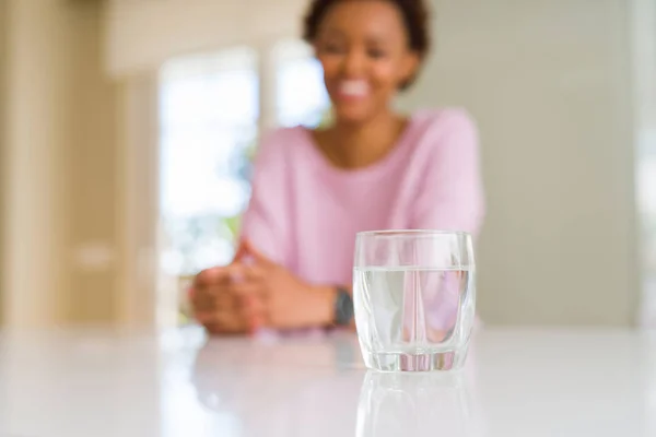 Beautiful Young African American Woman Drinking Glass Fresh Water — Stock Photo, Image