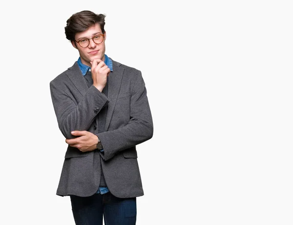 Joven Hombre Negocios Guapo Con Gafas Sobre Fondo Aislado Con — Foto de Stock