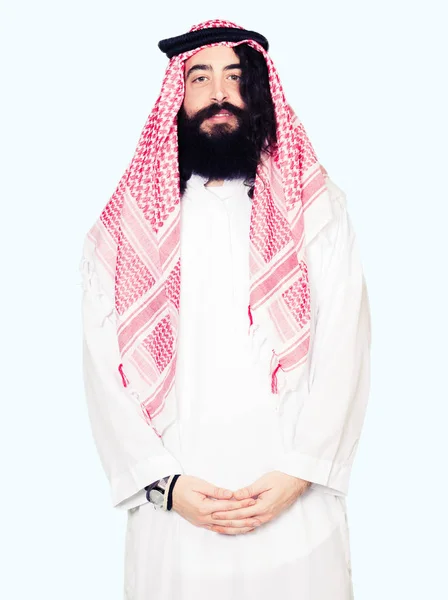 Człowiek Biznesu Arabskiego Długich Włosów Noszenia Tradycyjnych Kefija Szalik Ręce — Zdjęcie stockowe