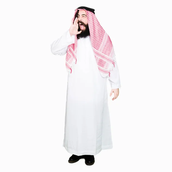 Арабский Бизнесмен Длинными Волосами Одетый Традиционный Шарф Кеффийе Кричал Громко — стоковое фото