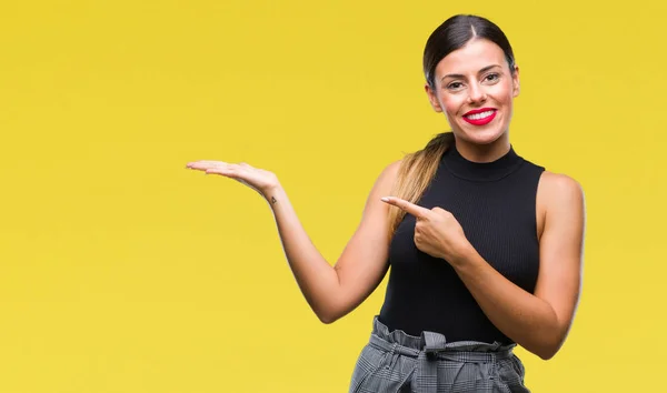 Jovem Bela Mulher Negócios Elegante Sobre Fundo Isolado Espantado Sorrindo — Fotografia de Stock