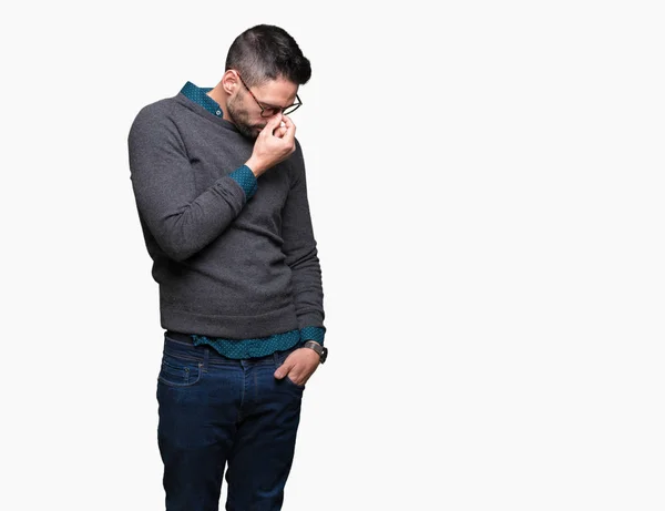 Mladý Pohledný Muž Nosí Brýle Nad Izolované Pozadí Unavený Odření — Stock fotografie