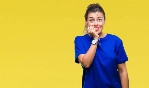 Jovem Mulher Bonita Vestindo Casual Azul Shirt Sobre Fundo Isolado — Fotografia de Stock