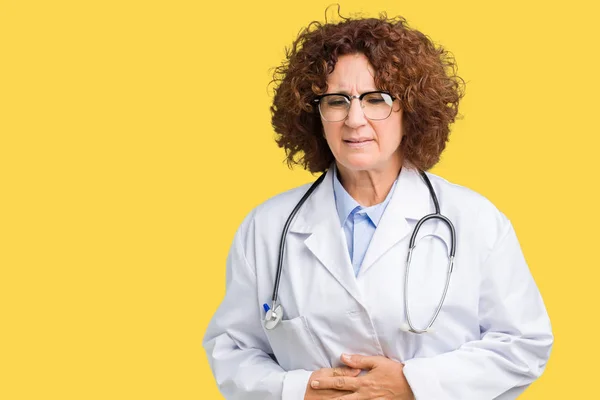 Bliski Ager Starszy Lekarz Kobieta Białym Tle Ręką Żołądek Niestrawność — Zdjęcie stockowe
