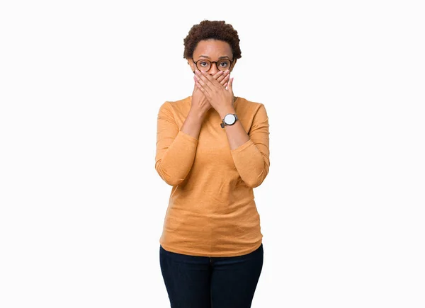 Junge Schöne Afrikanisch Amerikanische Frau Trägt Eine Brille Über Isoliertem — Stockfoto