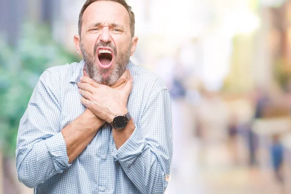 Mittleren Alters Hoary Senior Geschäftsmann Über Isolierten Hintergrund Schreien Und — Stockfoto