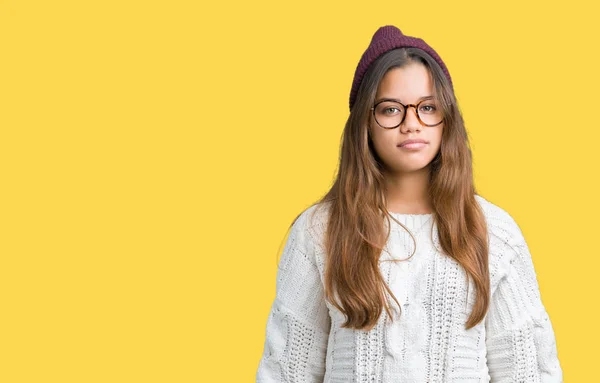 Joven Hermosa Morena Hipster Mujer Con Gafas Sombrero Invierno Sobre — Foto de Stock