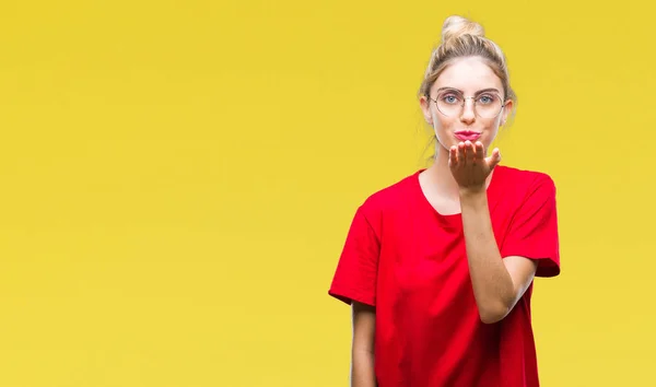 Joven Hermosa Mujer Rubia Vistiendo Camiseta Roja Gafas Sobre Fondo —  Fotos de Stock