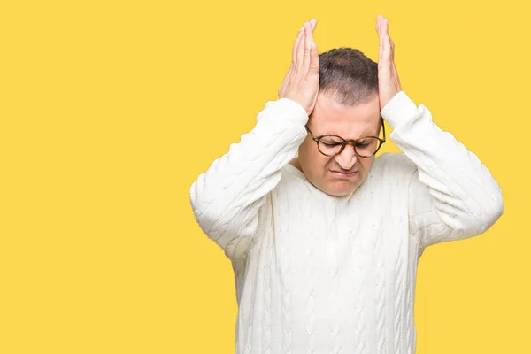 Hombre Árabe Mediana Edad Con Gafas Sobre Fondo Aislado Que —  Fotos de Stock