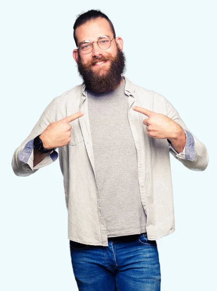 Young Blond Man Wearing Glasses Looking Confident Smile Face Pointing — Stock Photo, Image