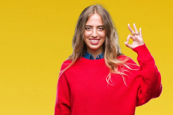 Linda Jovem Loira Vestindo Camisola Inverno Sobre Fundo Isolado Sorrindo — Fotografia de Stock