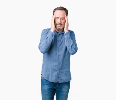 Yakışıklı orta yaş zarif komuta sizde baş baş ağrısı için el ile izole arka plan üzerinde çünkü stres. Migren muzdarip.