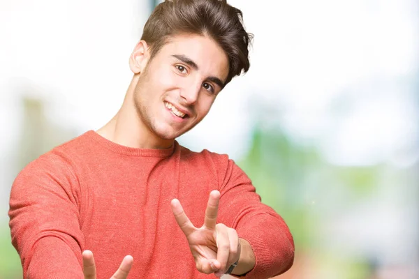 Mladý Pohledný Muž Izolovaném Pozadí Usmívající Kameru Ukazující Prsty Ukazující — Stock fotografie